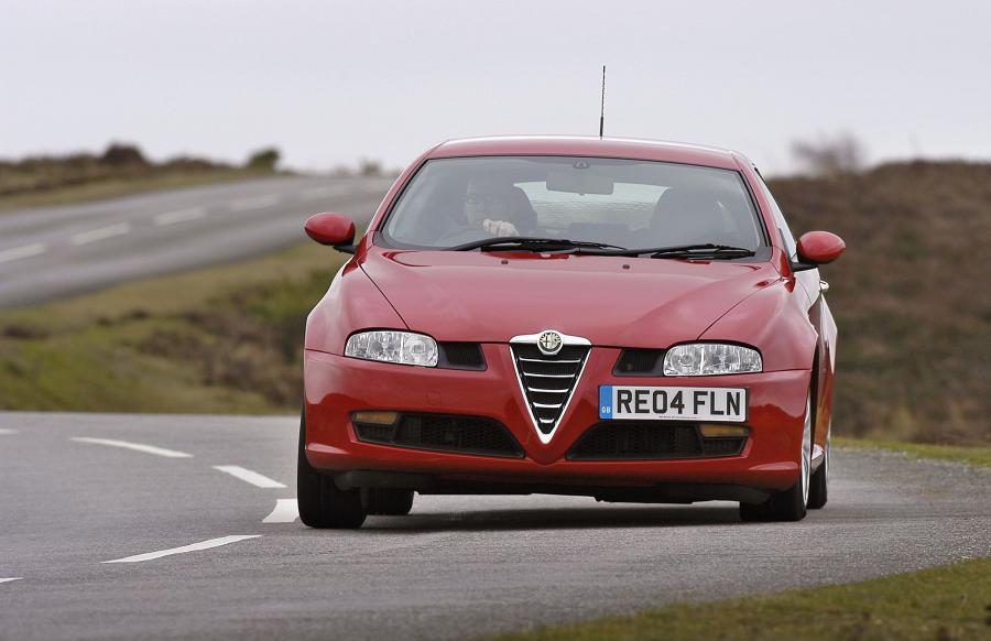  Alfa Romeo GT (937C) 2004 года  (UK) (фото 4 из 14)